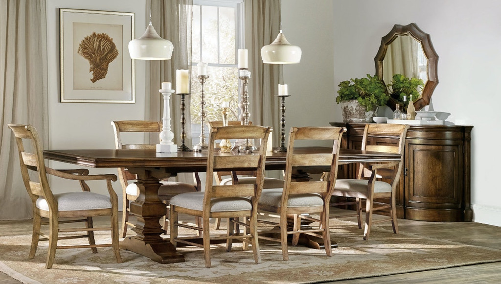 Should You Put a Rug Under the Dining Room Table?