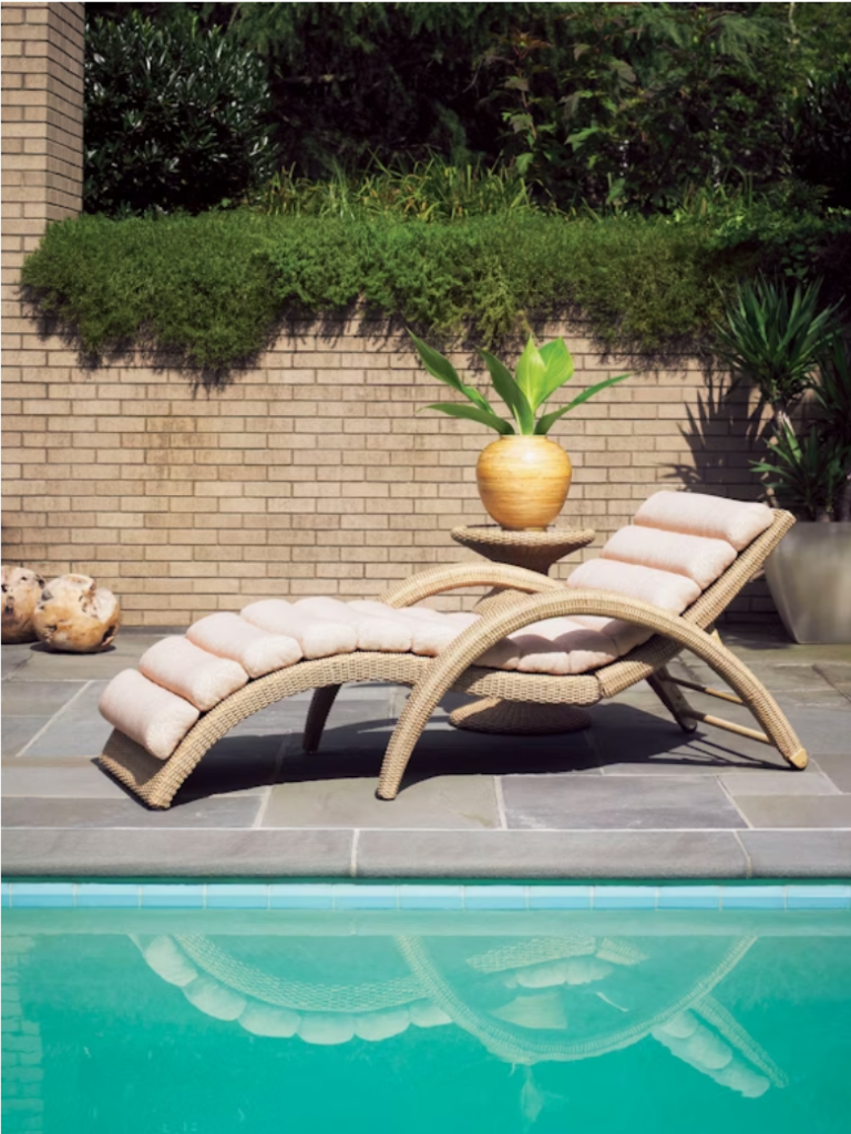 outdoor chaise lounge